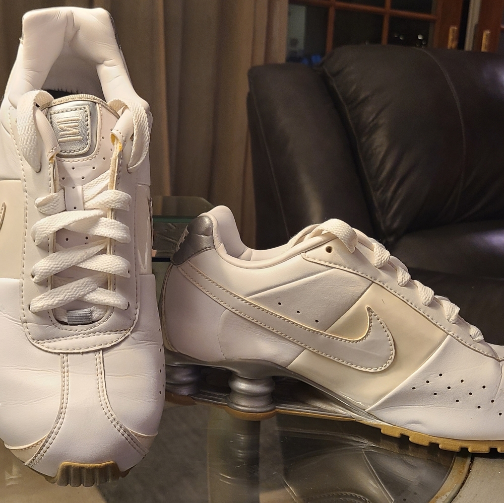 Women's Nike Shox